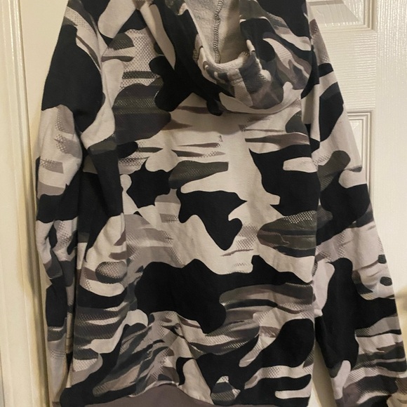 Under Armour Camo Hoodie - Picture 4 of 6